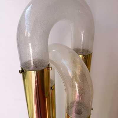 Version Mid-Century Modern Space Age en laiton du lampadaire d'Aldo Nason pour la manufacture Mazzega. Verre de Murano bulle soufflé. Manufacture célèbre comme Venini, Vistosi, La Murrina, Seguso, Carlo Nason, Poliarte, Esperia, Angelo Brotto, Stilnovo, Arteluce, Arredoluce, Artemide, Pierre Cardin, Lumi, Luci, Raak, Angelo Lelii, Francesco Bocola, Superstudio, Enrico Tronconi, Mario Bellini, Harvey Guzzini, Luigi Massoni, Martinelli, Fabio Lenci, Gio Ponti.