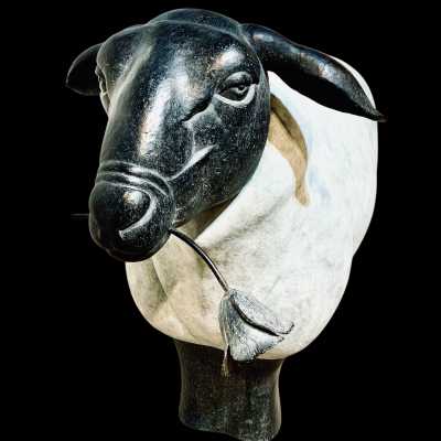 Animal sculpture “sheep with poppy”