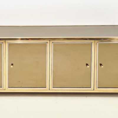 Rare Mid-Century Modern sideboard, credenza, buffet, cabinet, dresser with a compartment can be used as dry bar by Michel Pigneres for L'Angolo Metallarte Roma. Plated Mirror, brass and metal chrome. Interior drawers in brown melamine. The highest quality of the 1970s. Famous design like Maison Jansen, Charles, Sandro Petti.