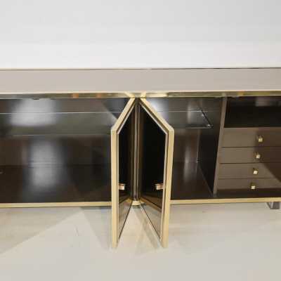 Rare Mid-Century Modern sideboard, credenza, buffet, cabinet, dresser with a compartment can be used as dry bar by Michel Pigneres for L'Angolo Metallarte Roma. Plated Mirror, brass and metal chrome. Interior drawers in brown melamine. The highest quality of the 1970s. Famous design like Maison Jansen, Charles, Sandro Petti.