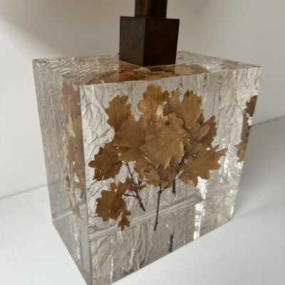 Pair of table or bedside lamps in fractal resin with leaf inclusions, design attributed to Christian Dior for the house in the 1970s. Famous designers such as Pierre Giraudon, François Godebski, Marie Claude Fouquières.