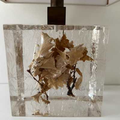 Pair of table or bedside lamps in fractal resin with leaf inclusions, design attributed to Christian Dior for the house in the 1970s. Famous designers such as Pierre Giraudon, François Godebski, Marie Claude Fouquières.
