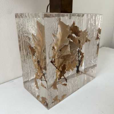 Pair of table or bedside lamps in fractal resin with leaf inclusions, design attributed to Christian Dior for the house in the 1970s. Famous designers such as Pierre Giraudon, François Godebski, Marie Claude Fouquières.