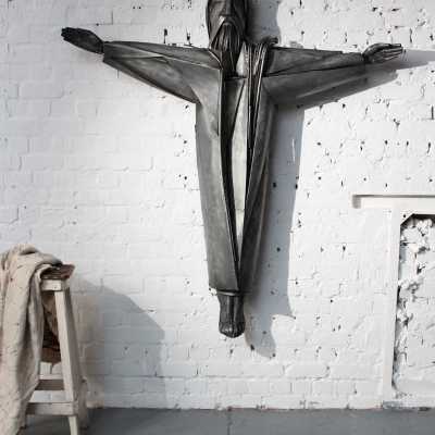 "Sculpture du Christ de Roger Bonduel"