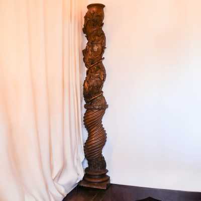 Pair of Solomonic columns in carved and gilded wood – Italy, 17th century