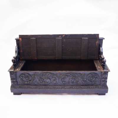 Antique French carved oak bench-chest – Neo-Renaissance style, 19th century