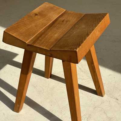Tabouret en orme par Claude De Moyen
