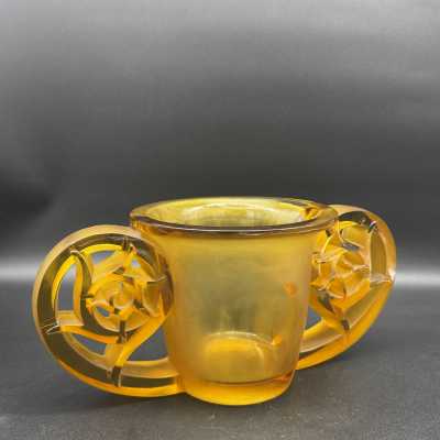 un vase Pierrefonds de R.Lalique.