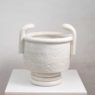 White glazed stoneware pot entitled « Pot #1 » by Clémentine Dupré, 2026.