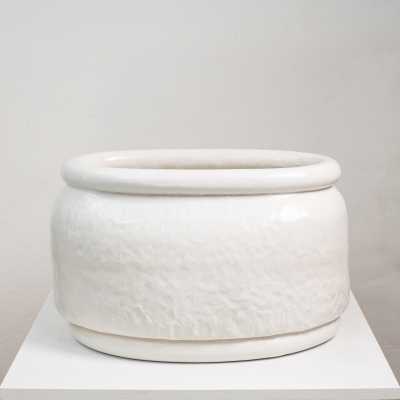 White glazed stoneware pot entitled « Pot #3 » by Clémentine Dupré, 2026.