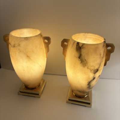 Pair of lamps in alabaster and polished brass