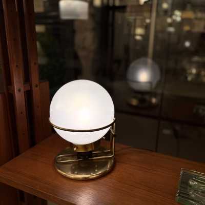 Lampe de chevet sphérique