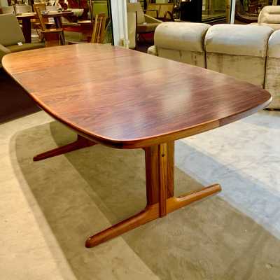 Extendable table