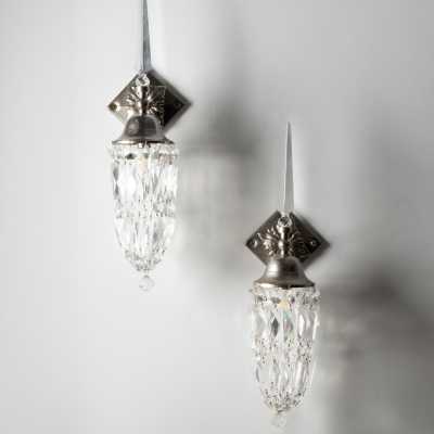 Pair of "Libertine" wall lights by Mark Brazier-Jones, circa 2010, front view, patinated brass and glass