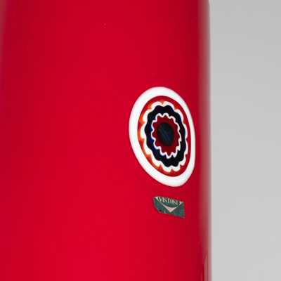 Detail of the murrine and the Vistosi label, red Lattimo pendant light by Pianon