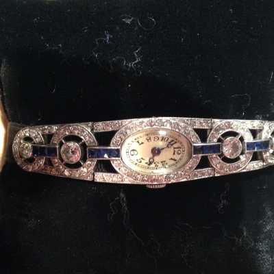 Montre Art Déco, Platine, saphirs et diamants