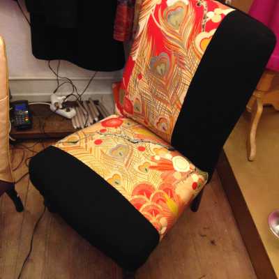 Fauteuil Napoléon III retapissé cachemire Kimono 1950