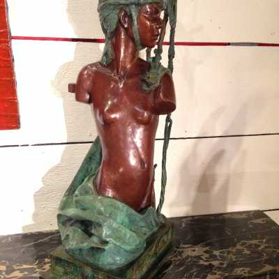 « La femme en buste », bronze de Michel Lévy, XXème siècle