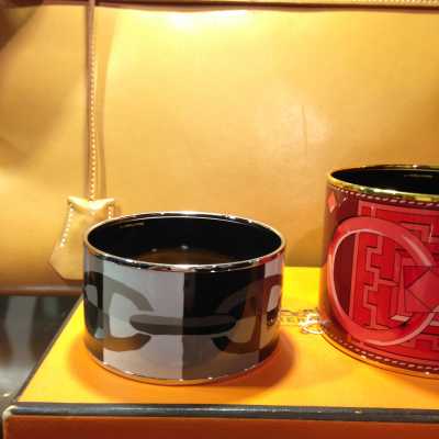 Deux bracelets émaillés Hermès 