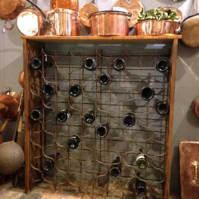 Deux cages à vin