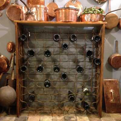 Deux cages à vin
