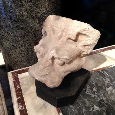 Fragment de tête de lion en marbre, époque romaine