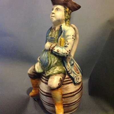 Pichet jacquot faience de Lille