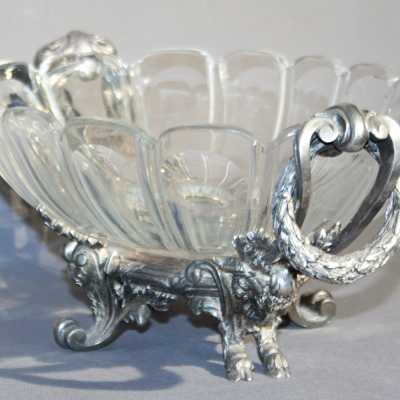 Coupe en cristal de Baccarat avec monture en métal argenté, XIXème