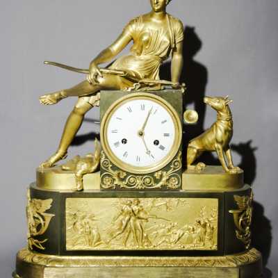 Pendule en bronze doré d'époque Empire