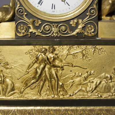 Pendule en bronze doré d'époque Empire