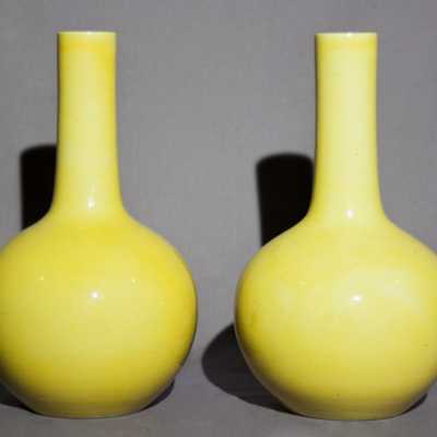 Paire de vases en porcelaine de Chine, XIXème