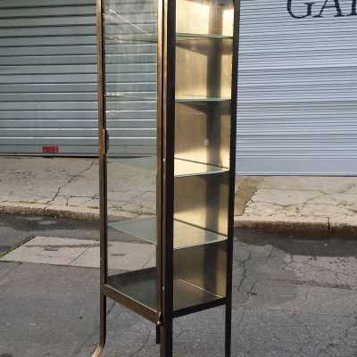 Vitrine en métal et verre des années 1950