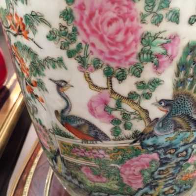 Potiches en porcelaine de CHINE CANTON XIXème siècle