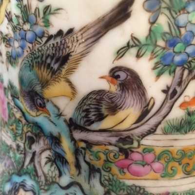 Potiches en porcelaine de CHINE CANTON XIXème siècle