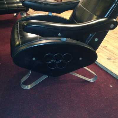 Paire de fauteuils basculantes  "Olympic games"