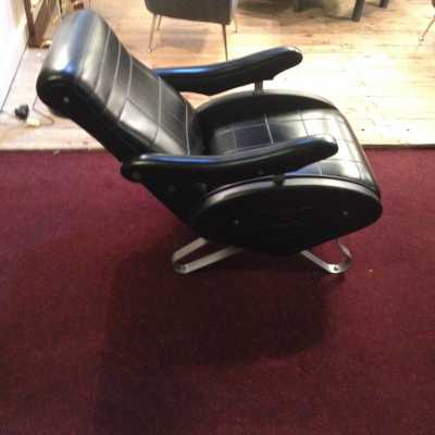 Paire de fauteuils basculantes  "Olympic games"