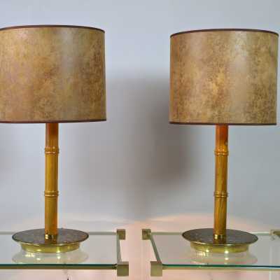Paire de lampes en bambou et résine, années 1970