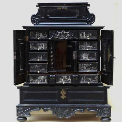 Cabinet d’époque XVIIème, allemagne du sud.