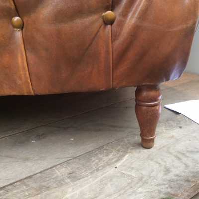 Canapé en cuir capitoné