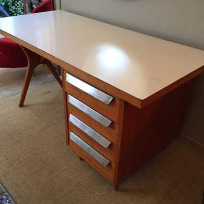 Bureau par Jose Espihno, 1957