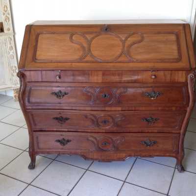 Bureau de pente circa 1760