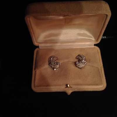 Paire de clip d'oreilles, platine et diamants, vers 1950