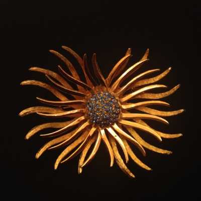 Broche Schiaparelli circa 1960