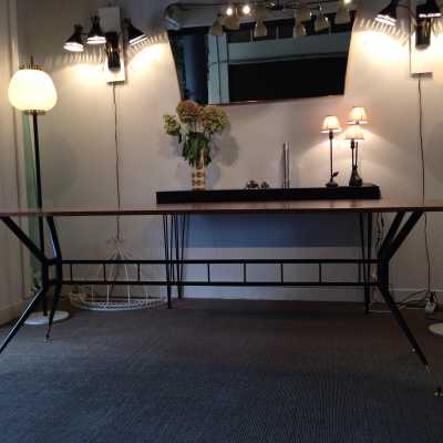 Table circa 1950, Italie