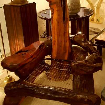 Un fauteuil en sequoia, XXème siècle