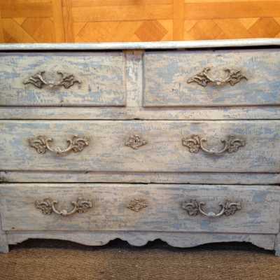 Commode rustique patinée, XVIIIème siècle
