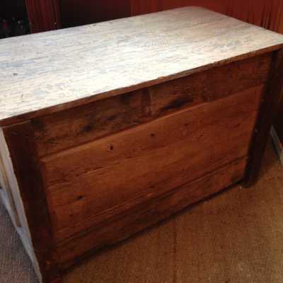 Commode rustique patinée, XVIIIème siècle