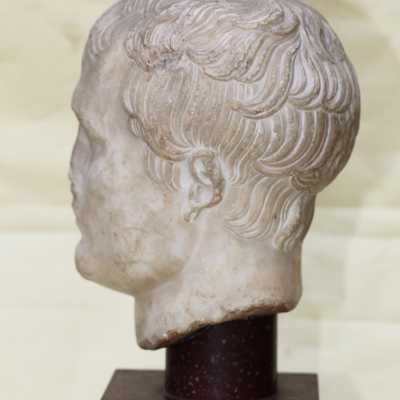 Ecole Italienne du XIX ème "Napoléon en empereur romain"