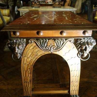 Table de milieu neo-étrusque, Italie, milieu du XIXème siècle