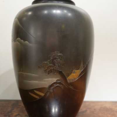 Vase en bronze japonais, fin de l'époque Meïji, circa 1900-1910